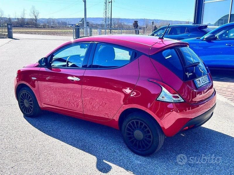Usata Lancia Ypsilon S 69 CV (50 kW) 2022 Rosso Utilitaria