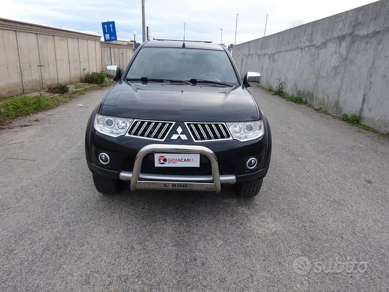 Usata Mitsubishi L 200 CV (147 kW) 2012 Nero SUV