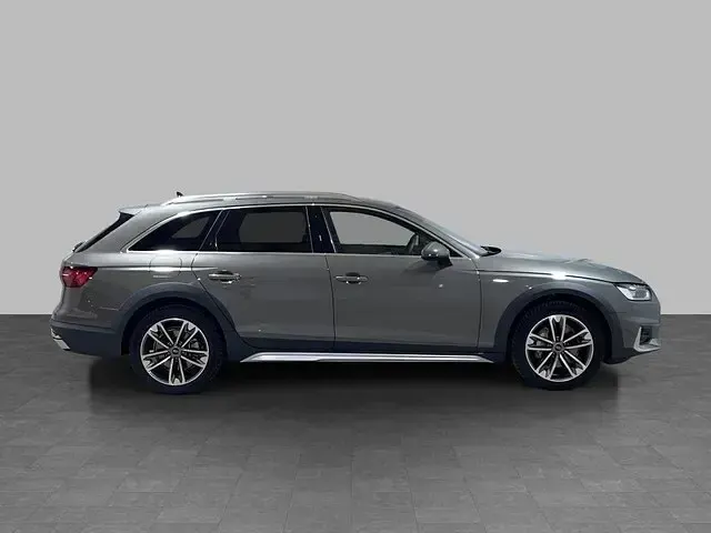 Usata Audi A4 Allroad Business 204 CV (150 kW) 2024 Grigio chronos metallizzato Station wagon