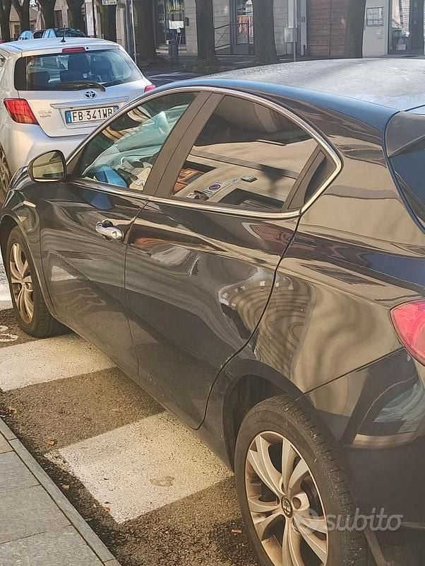 Usata Alfa Romeo Giulietta 105 CV (77 kW) 2013 Nero Utilitaria