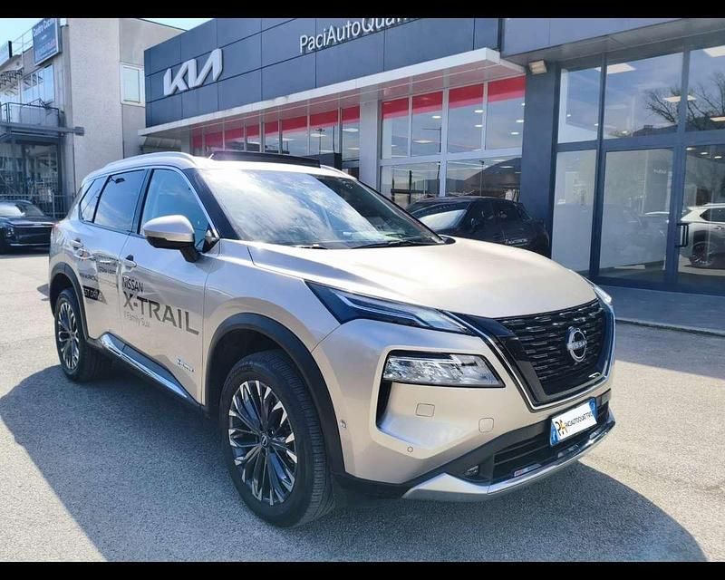 Gebraucht Nissan X-Trail Tekna 158 PS (116 kW) 2025 Beige SUV