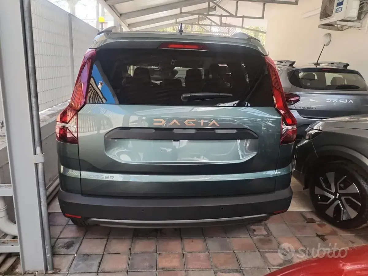 Nuova Dacia Jogger Extreme 101 CV (74 kW) 2026 Verde Monovolume