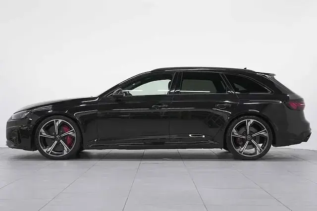 Usata Audi RS4 Ambiente 450 CV (330 kW) 2022 Nero Station wagon