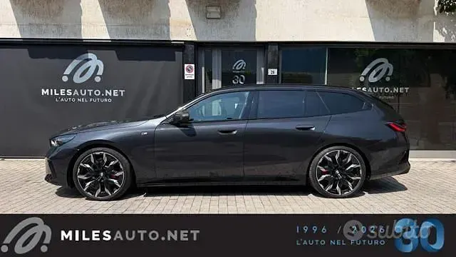 Usata BMW 520 M Sport 197 CV (144 kW) 2025 Grigio Station wagon