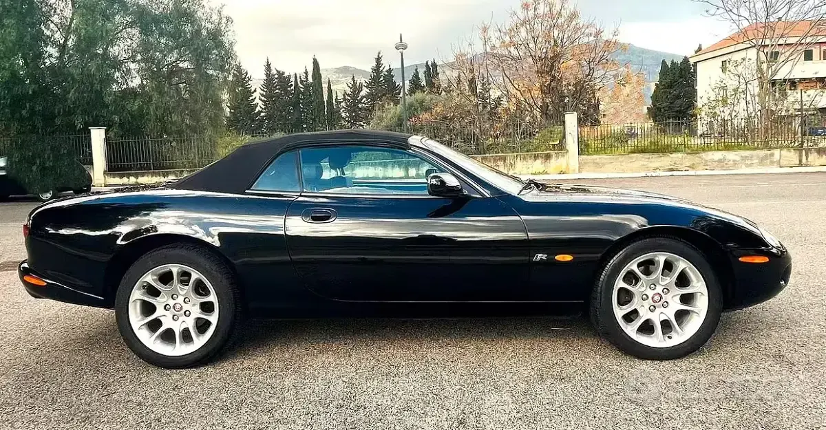 Usata Jaguar XKR 363 CV (266 kW) 2001 Cabrio