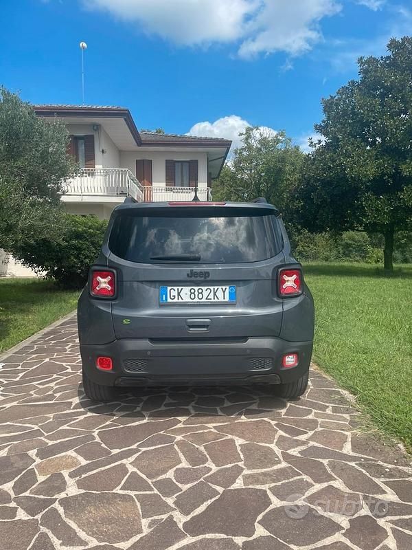 Usata Jeep Renegade 130 CV (95 kW) 2022 Grigio SUV