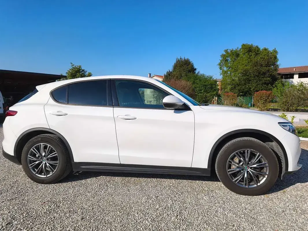 Usata Alfa Romeo Stelvio Tech Edition 190 CV (139 kW) 2018 Bianco SUV