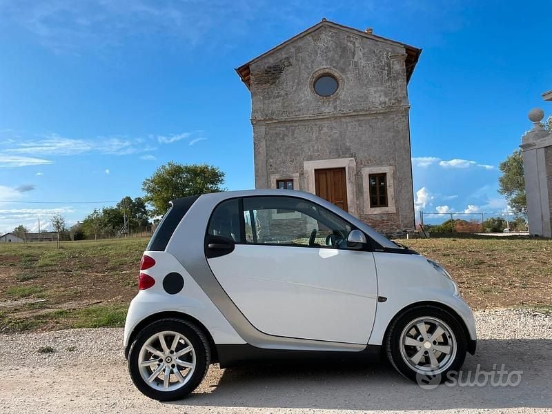 Usata Smart ForTwo Coupé 71 CV (52 kW) 2009 Utilitaria