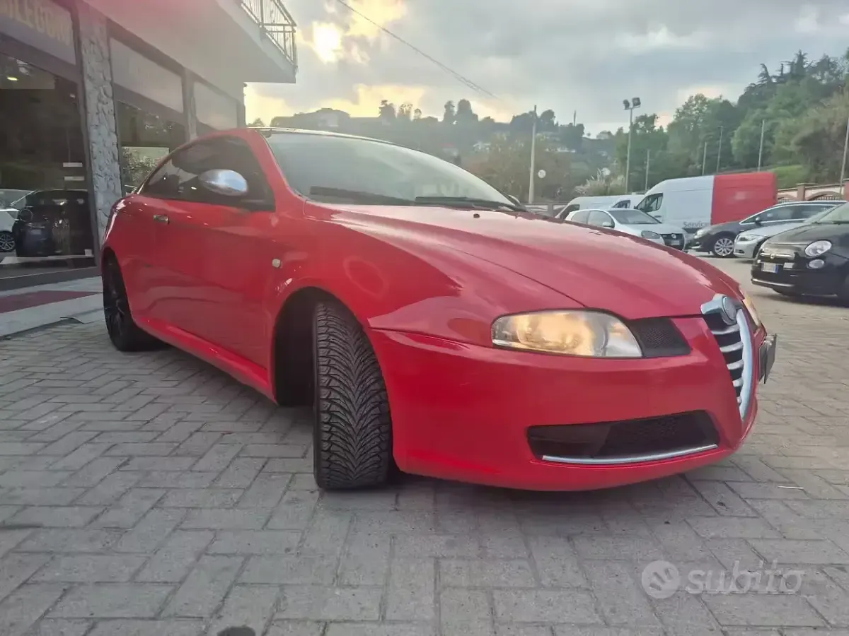 Usata Alfa Romeo GT Distinctive 150 CV (110 kW) 2007 Rosso Coupé