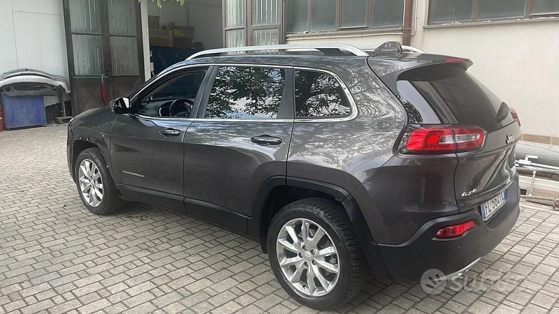 Usata Jeep Cherokee Overland 200 CV (147 kW) 2017 Grigio SUV