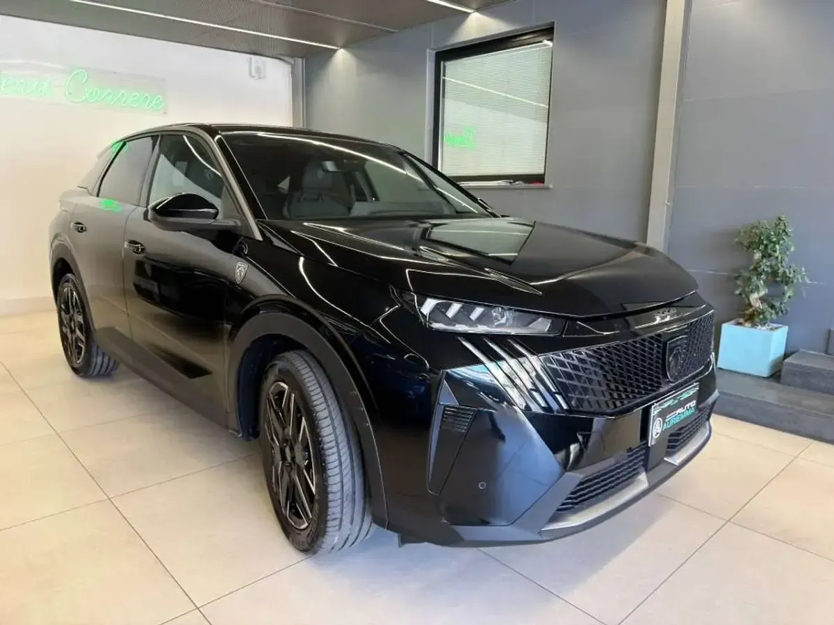 Usata Peugeot 3008 GT 136 CV (100 kW) 2025 Nero SUV
