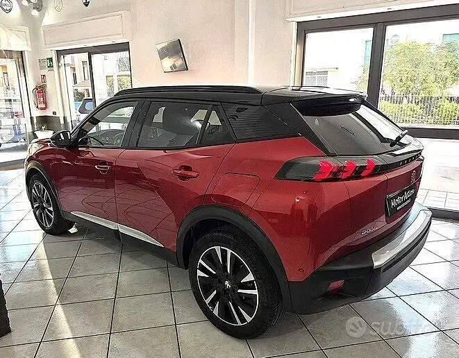 Usata Peugeot 2008 GT-line 131 CV (96 kW) 2020 Rosso SUV