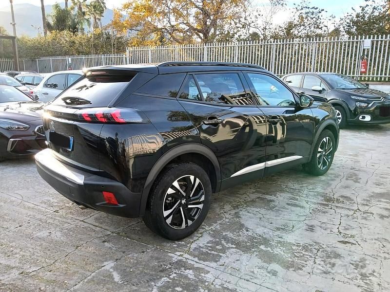 Usata Peugeot 2008 Active 130 CV (95 kW) 2023 Nero SUV