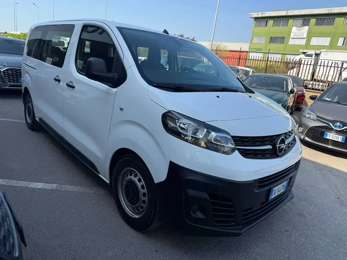 Usata Opel Vivaro 120 CV (88 kW) 2022 Bianco Monovolume