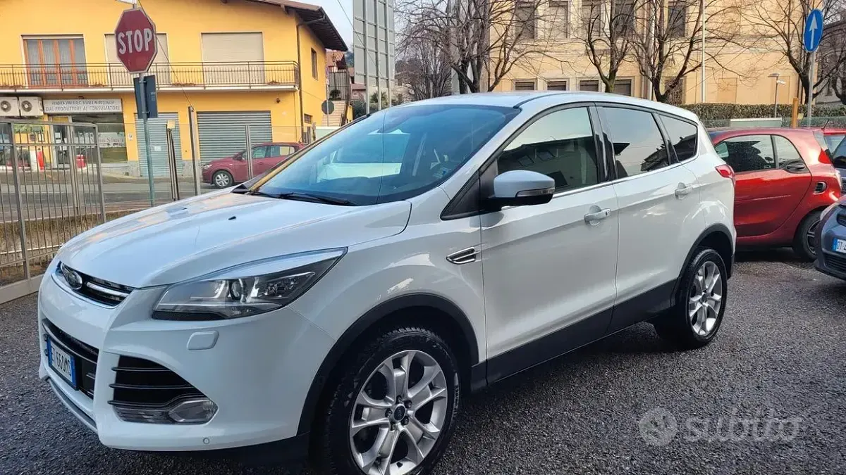 Begagnad Ford Kuga Titanium 163 HK (119 kW) 2013 Vit SUV