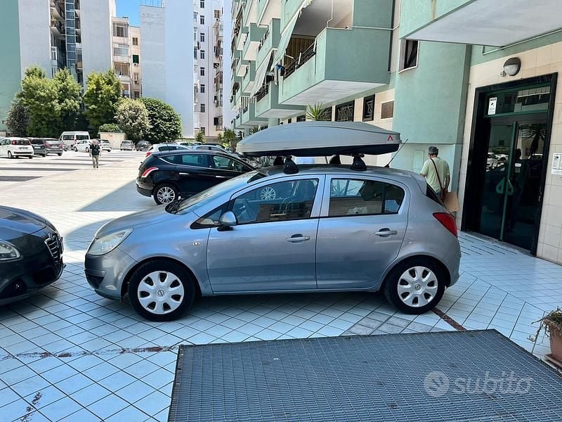 Usata Opel Corsa 75 CV (55 kW) 2010 Blu Berlina