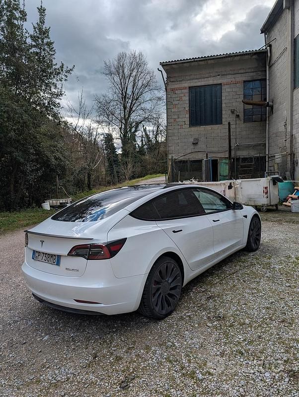 Usata Tesla Model 3 Performance 235 kW (320 CV) 2023 Bianco Berlina