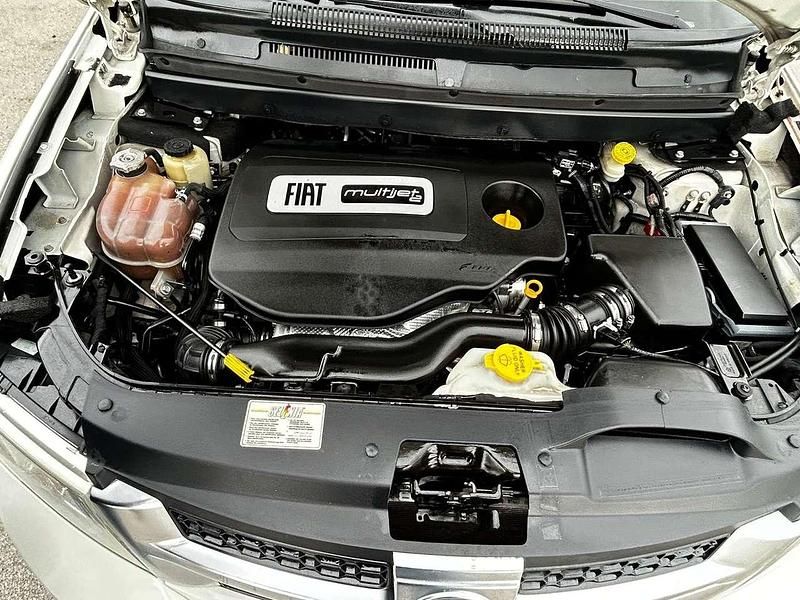 Usata Fiat Freemont Cross 140 CV (102 kW) 2015 Bianco SUV