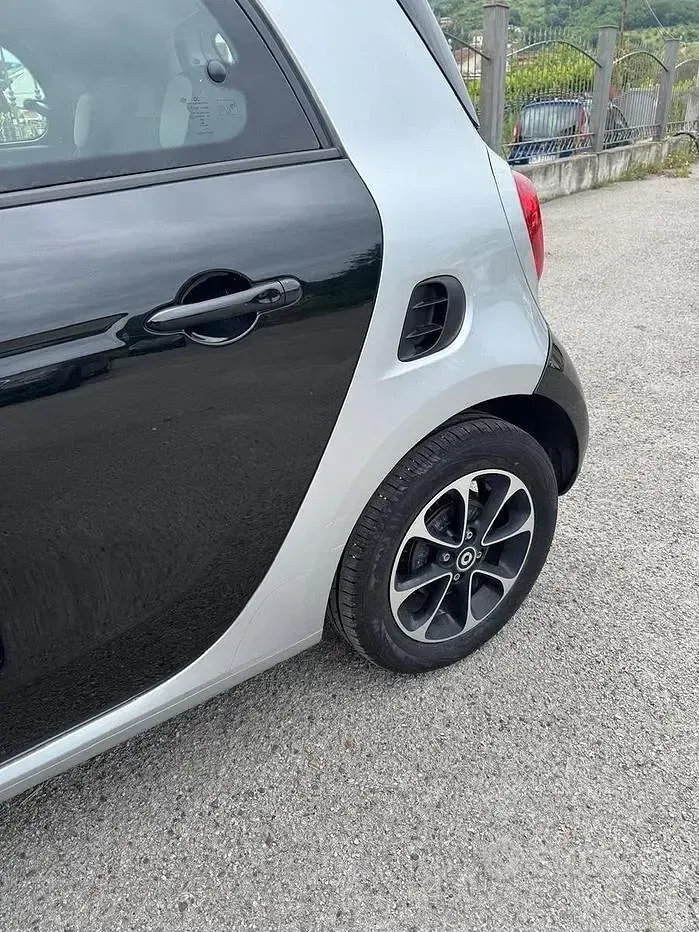 Usata Smart ForFour 71 CV (52 kW) 2014 Utilitaria