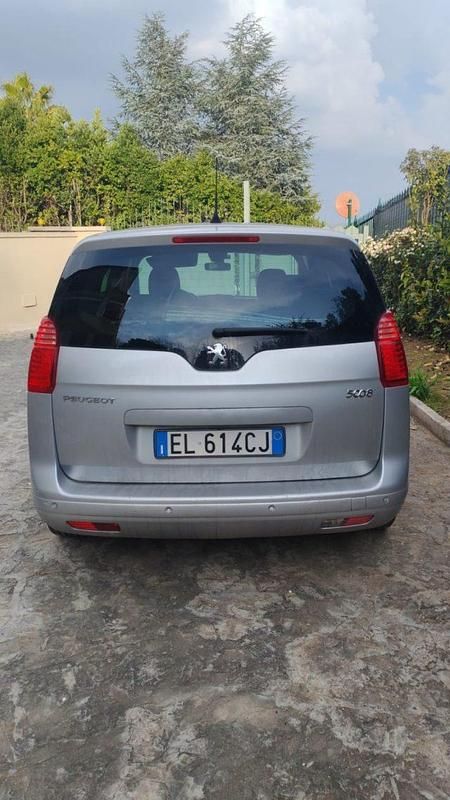 Usata Peugeot 5008 Active 112 CV (82 kW) 2012 Grigio Monovolume
