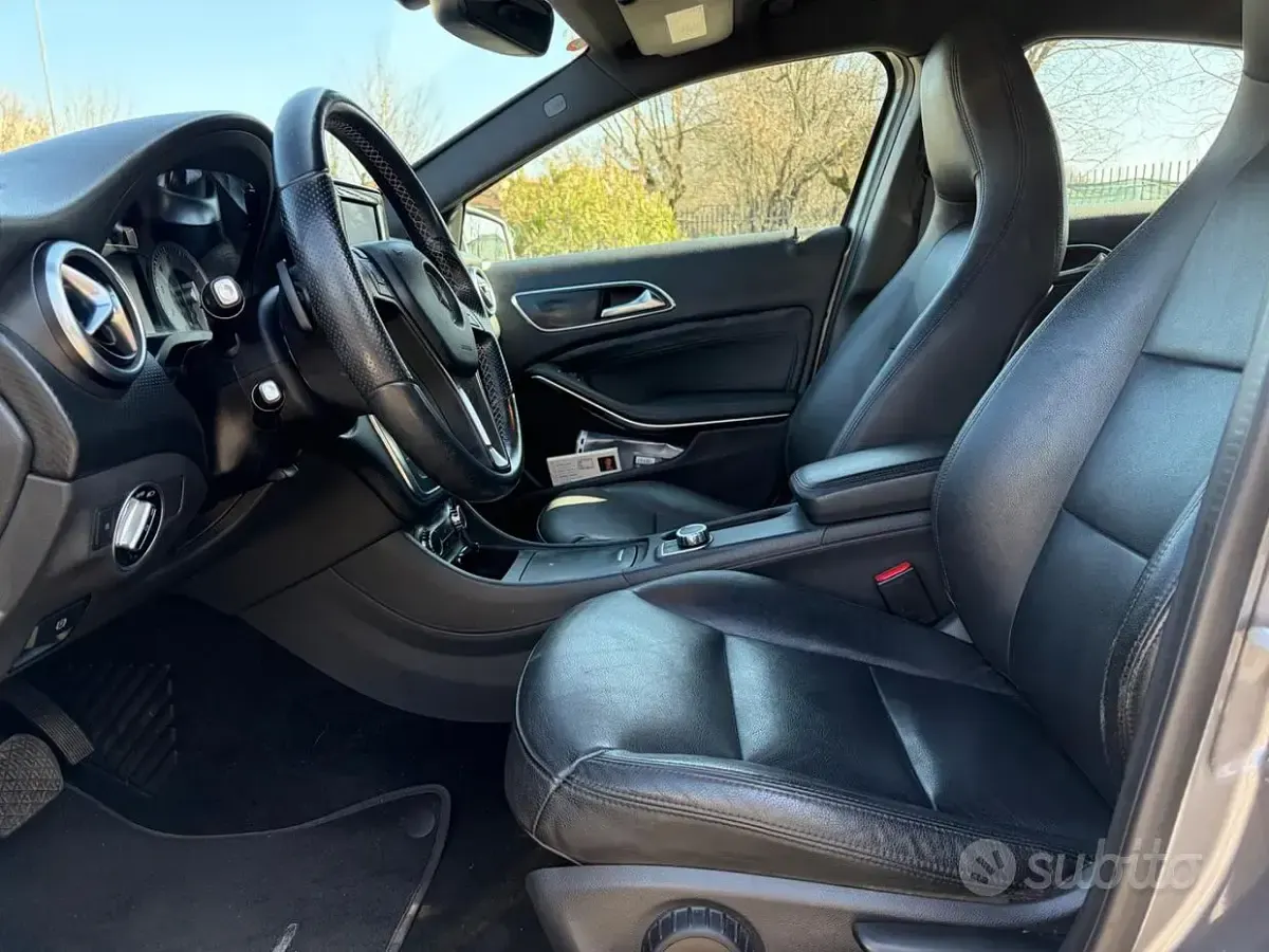 Usata Mercedes A250 211 CV (155 kW) 2013 Grigio Utilitaria