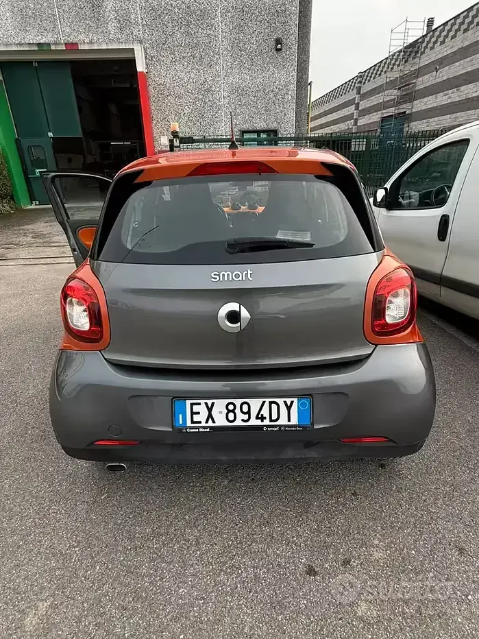 Usata Smart ForFour 71 CV (52 kW) 2014 Grigio Utilitaria