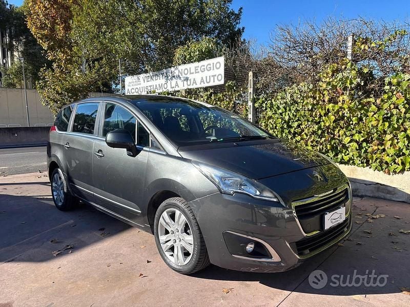 Usata Peugeot 5008 Allure 120 CV (88 kW) 2016 Grigio Monovolume