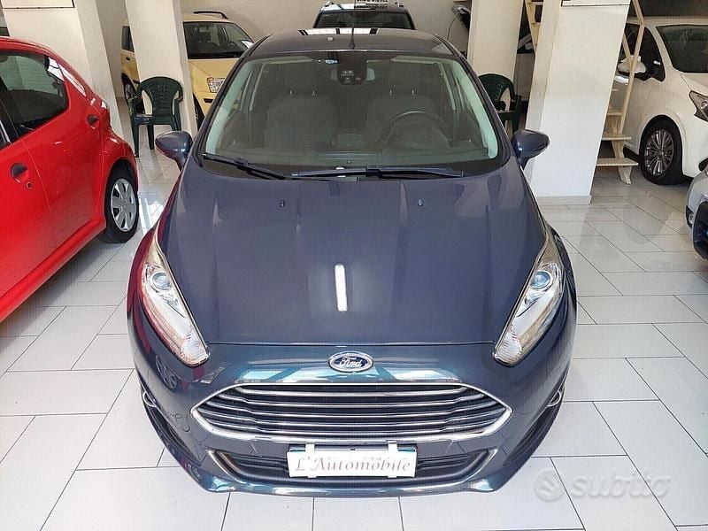 Gebraucht Ford Fiesta Titanium 95 PS (69 kW) 2015 Blau Limousine