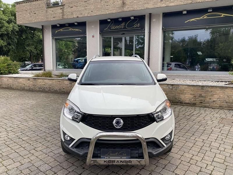 Usata Ssangyong (KGM) Korando 148 CV (108 kW) 2015 Bianco SUV