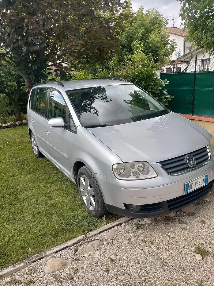 Usata VW Touran 140 CV (102 kW) 2006 Grigio Monovolume
