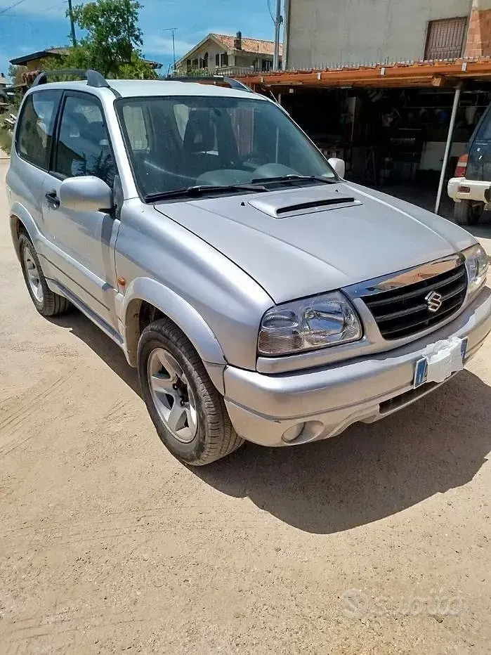 Usata Suzuki Vitara 109 CV (80 kW) 2005 Grigio SUV