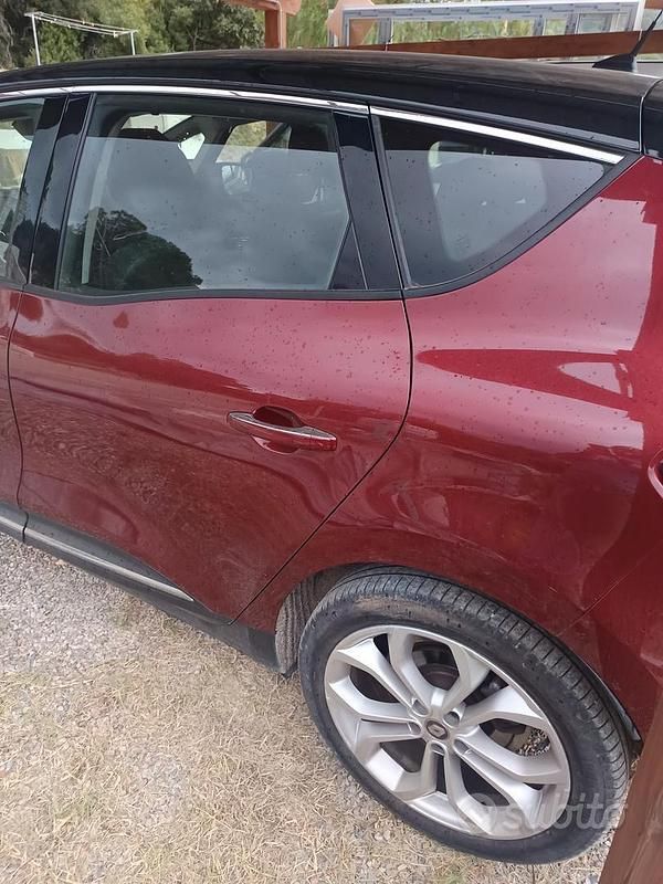 Usata Renault Scénic IV 120 CV (88 kW) 2019 Rosso Monovolume