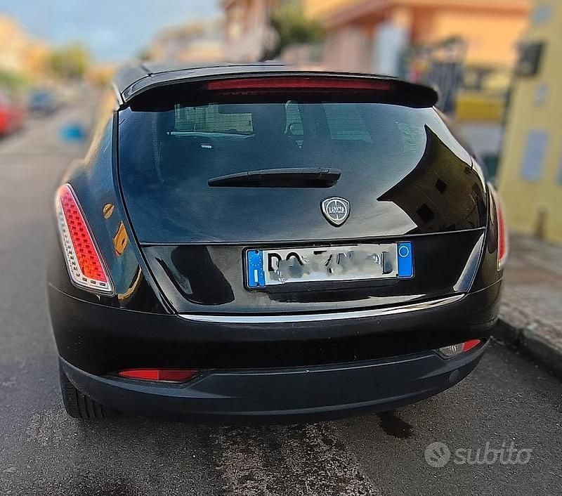 Usata Lancia Delta 120 CV (88 kW) 2008 Utilitaria