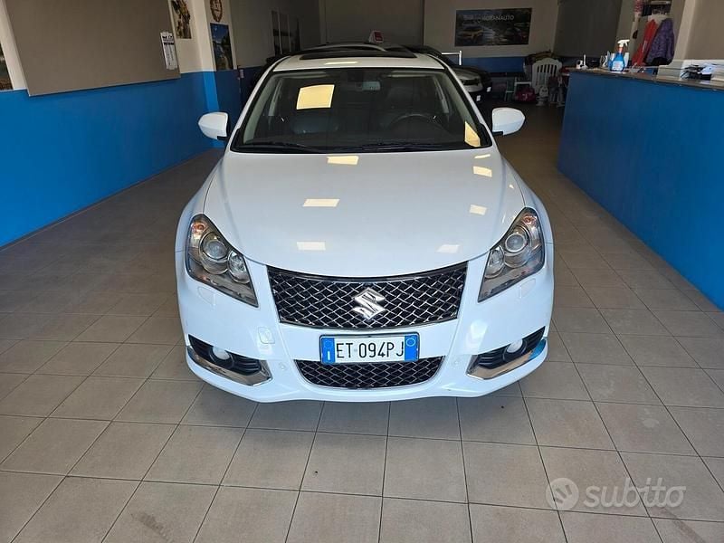 Usata Suzuki Kizashi Sport 178 CV (130 kW) 2014 Bianco Berlina