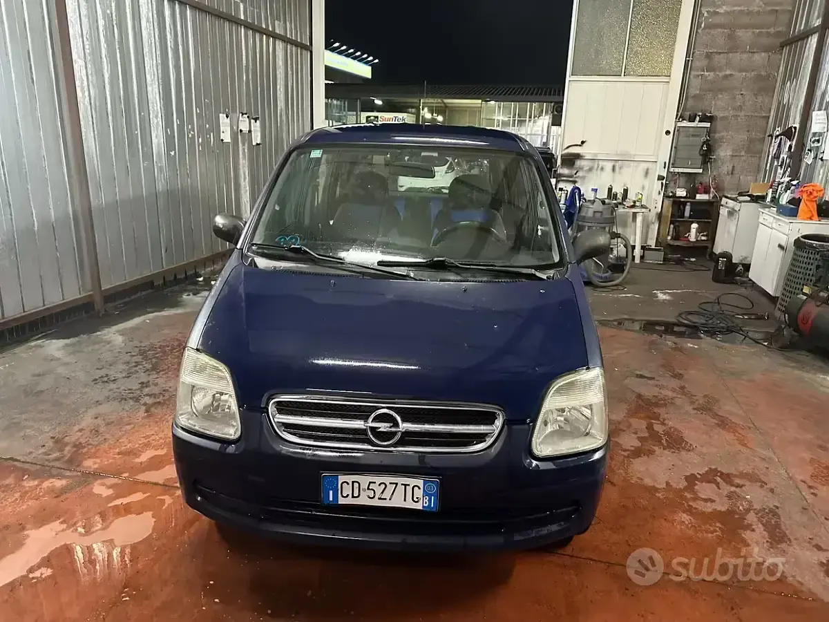Usata Opel Agila Njoy 75 CV (55 kW) 2004 Blu Monovolume