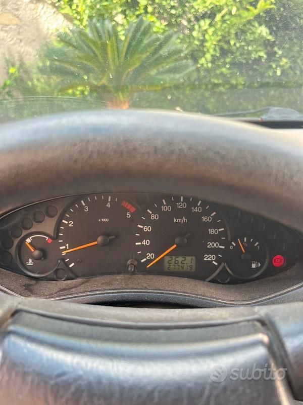 Begagnad Ford Focus 116 HK (85 kW) 2001 Sedan