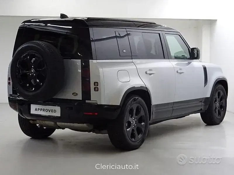 Usata Land Rover Defender SE Dynamic 249 CV (183 kW) 2023 Grigio SUV