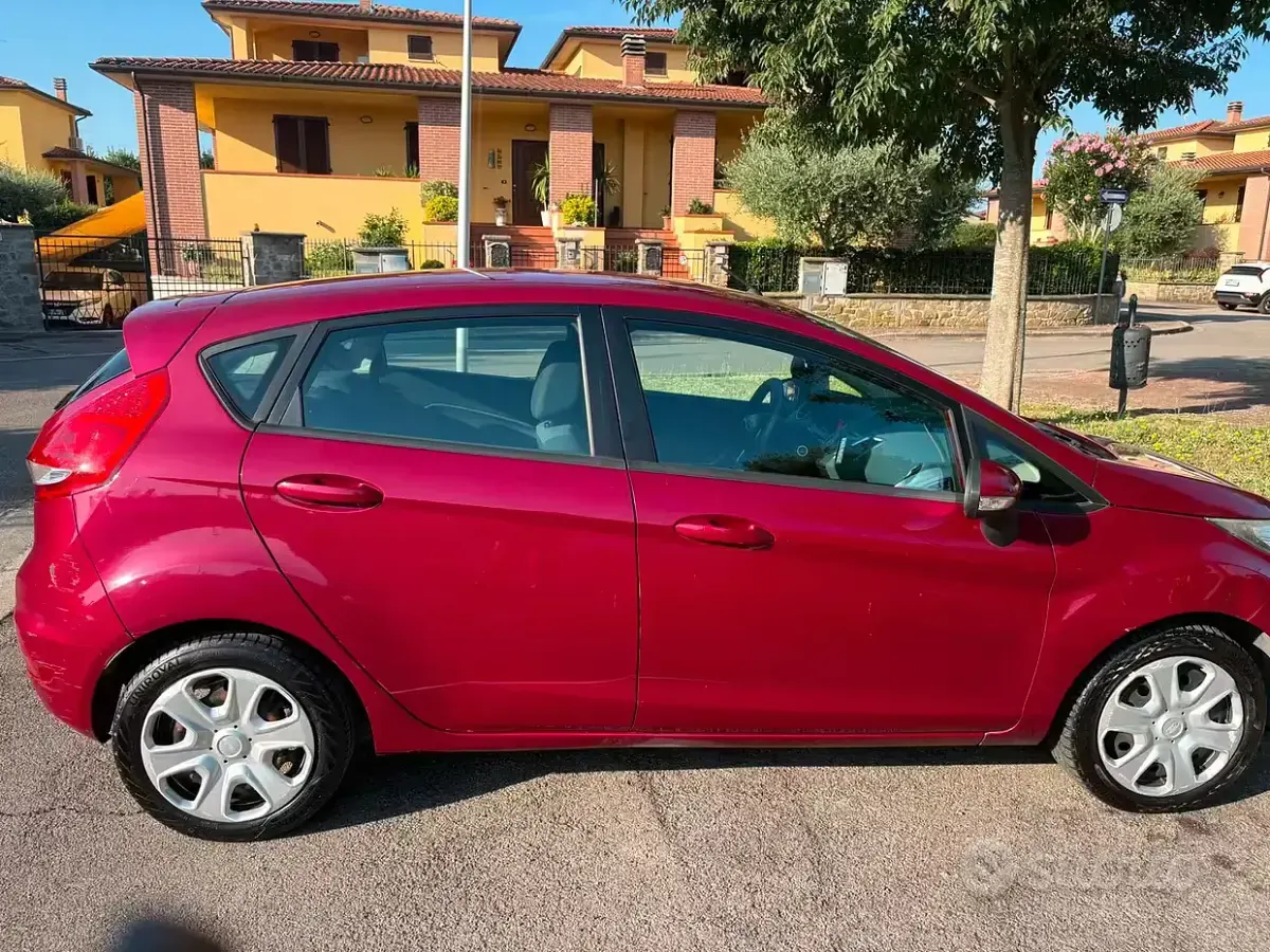 Usata Ford Fiesta 82 CV (60 kW) 2009 Berlina