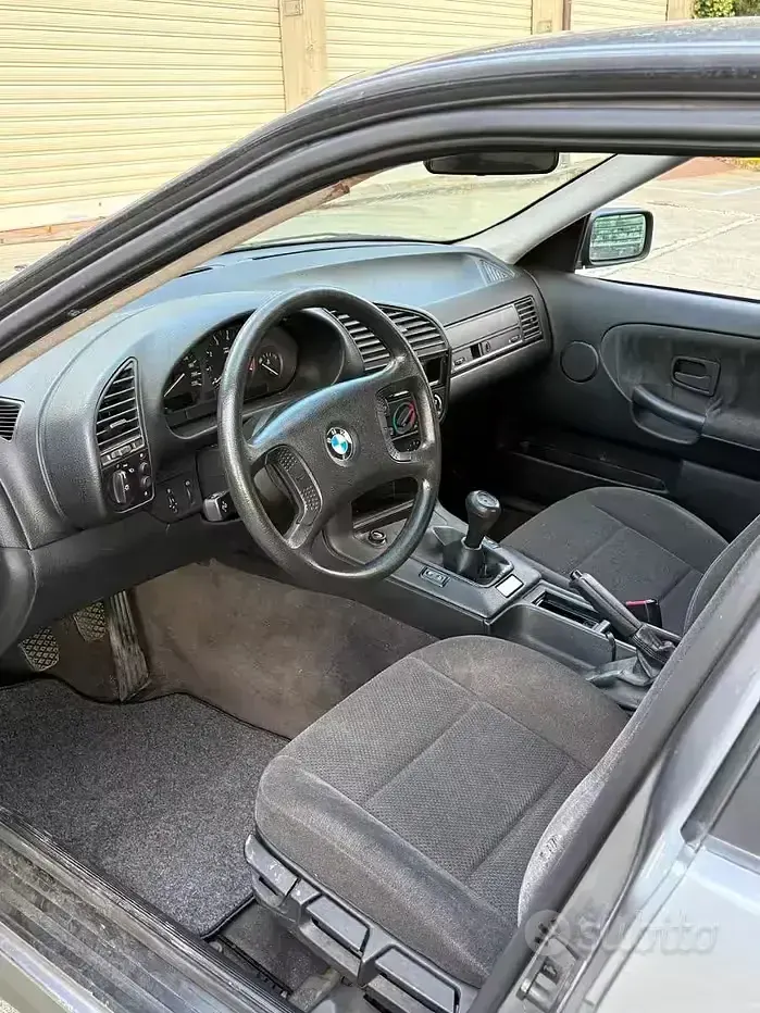 Usata BMW 318 1992 Grigio Berlina
