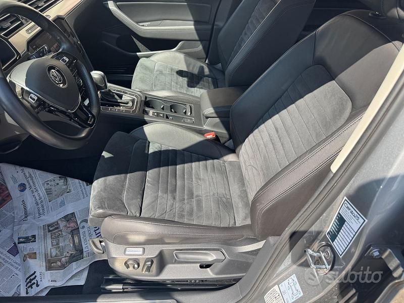 Usata VW Passat 190 CV (139 kW) 2018 Grigio Station wagon