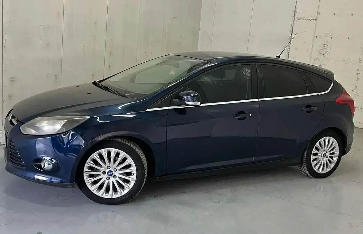 Usata Ford Focus Titanium 116 CV (85 kW) 2011 Blu/azzurro Berlina