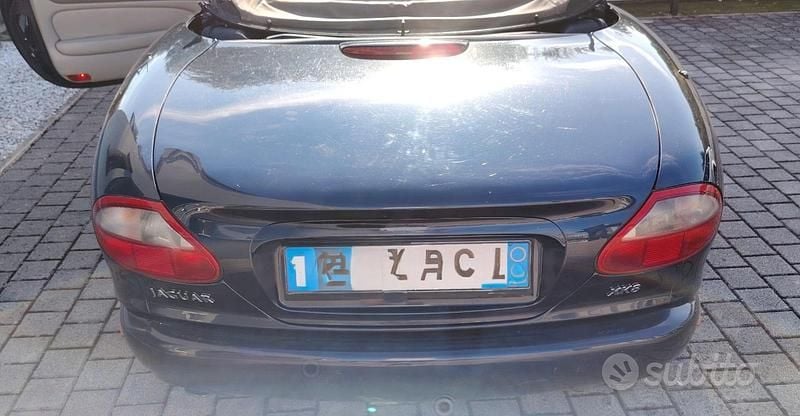 Usata Jaguar XK8 284 CV (208 kW) 1999 Blu/azzurro Cabrio