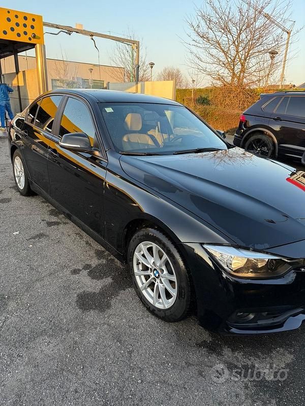 Usata BMW 318 150 CV (110 kW) 2016 Nero Berlina