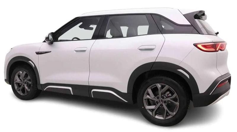 Nuova BYD Atto 2 Boost 212 CV (155 kW) 2026 Skiing white SUV