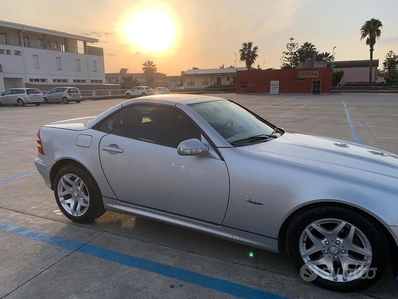 Usata Mercedes SLK200 163 CV (119 kW) 2001 Grigio Cabrio