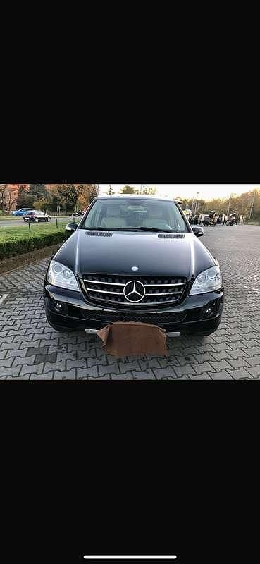 Usata Mercedes 280 Chrome 190 CV (139 kW) 2007 Nero SUV