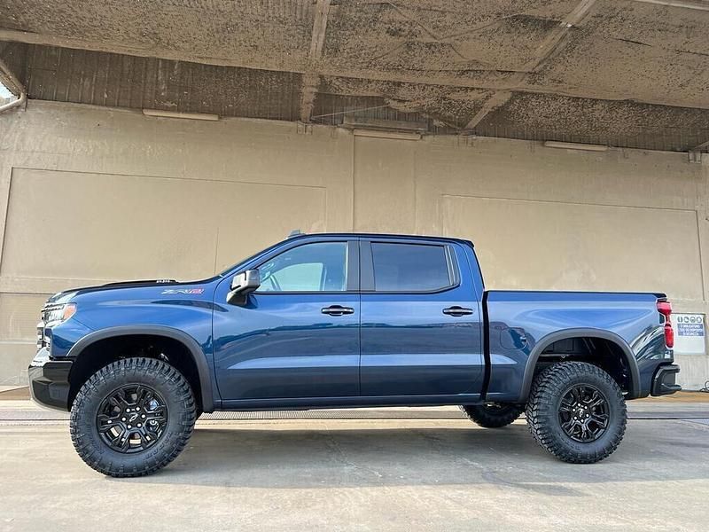 Nuova Chevrolet Silverado 426 CV (313 kW) 2025 Blu SUV