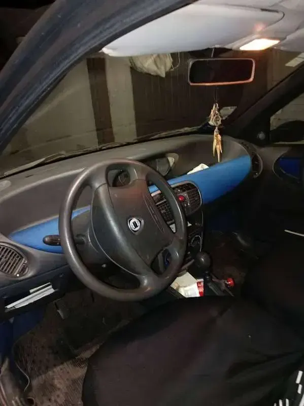 Usata Lancia 2000 60 CV (44 kW) 2001 Blu/azzurro Berlina