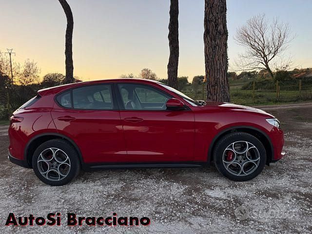 Usata Alfa Romeo Stelvio Super 210 CV (154 kW) 2017 Rosso SUV