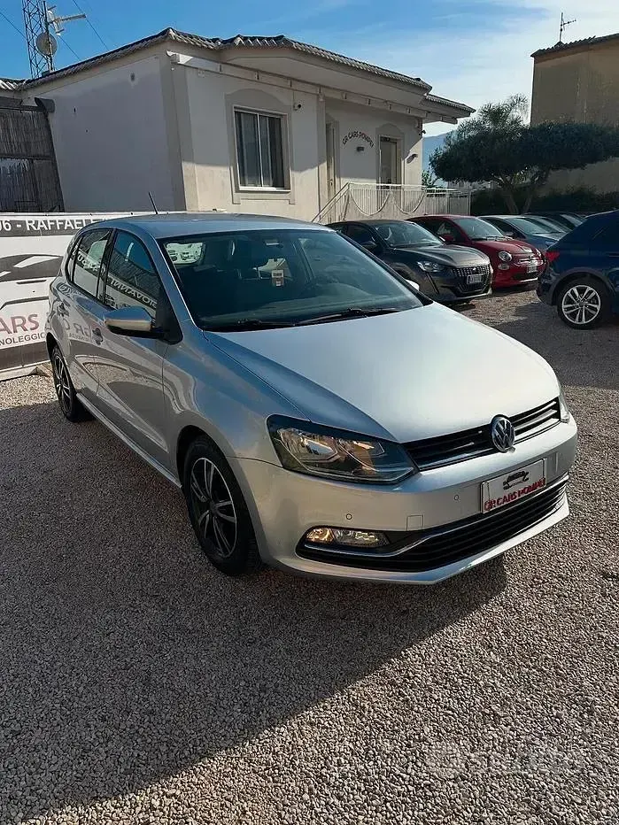 Usata VW Polo Trendline 75 CV (55 kW) 2017 Grigio Berlina